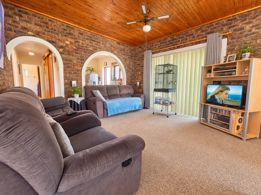 3 Bedroom Property for Sale in Hopefield Western Cape